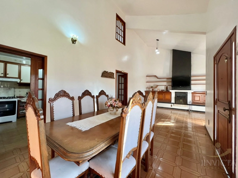 Excelente casa  4 dormitórios com piscina e salão de festas: 4ª foto da galeria de imagens do imóvel