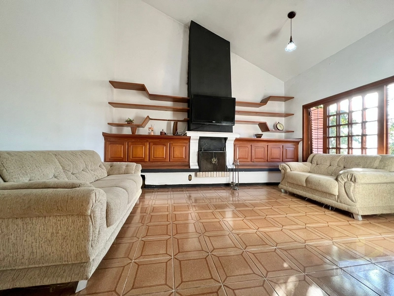 Excelente casa  4 dormitórios com piscina e salão de festas: 7ª foto da galeria de imagens do imóvel