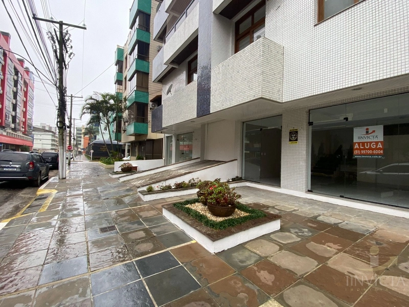 LOJA de aluguel comercial em Capão da Canoa, no Centro: 2ª foto da galeria de imagens do imóvel