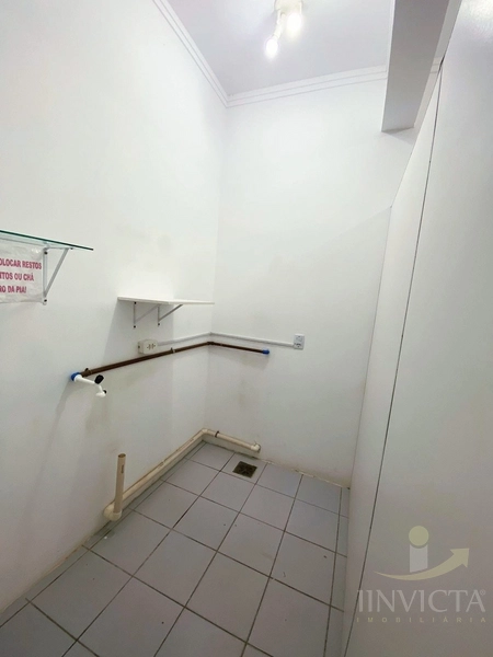 LOJA de aluguel comercial em Capão da Canoa, no Centro: 7ª foto da galeria de imagens do imóvel