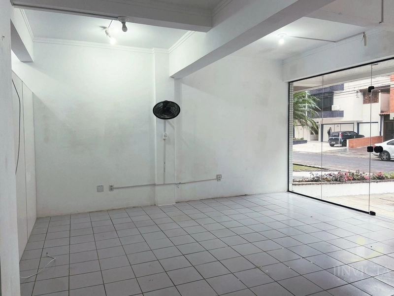 LOJA de aluguel comercial em Capão da Canoa, no Centro: 4ª foto da galeria de imagens do imóvel