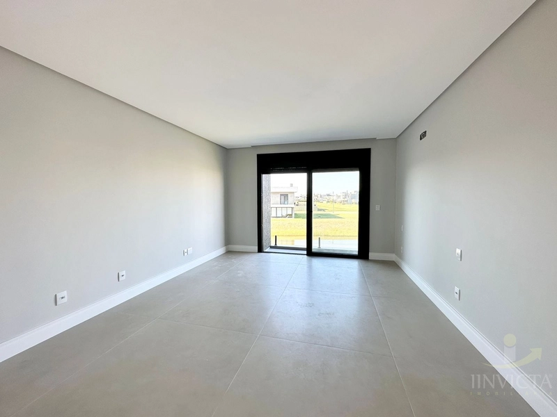 Casa com 4 suítes em Condomínio: 24ª foto da galeria de imagens do imóvel