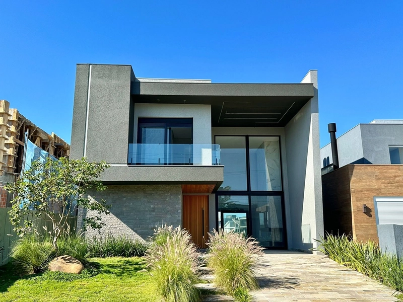 Casa com 4 suítes em Condomínio: 1ª foto da galeria de imagens do imóvel