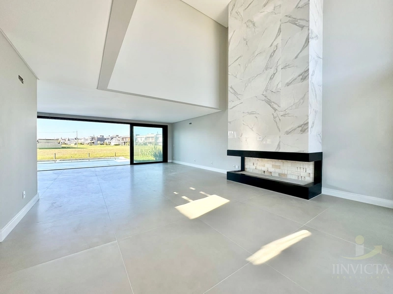 Casa com 4 suítes em Condomínio: 4ª foto da galeria de imagens do imóvel