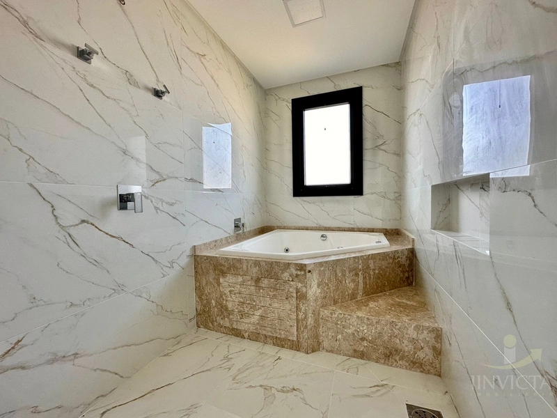 Casa com 4 suítes em Condomínio: 28ª foto da galeria de imagens do imóvel