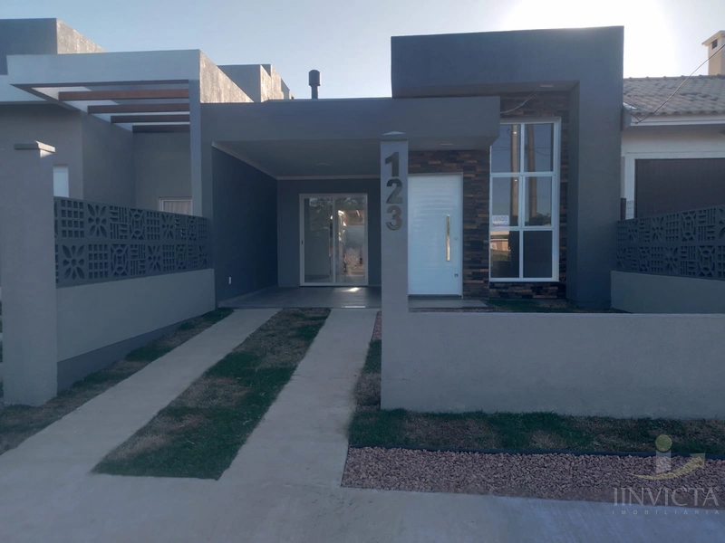 Casa a 150 metros do mar!! 2 dormitórios!: 1ª foto da galeria de imagens do imóvel