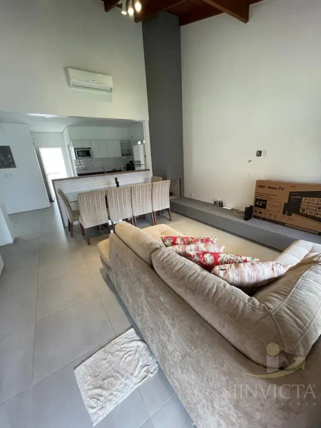 Casa 3 dormitórios climatizada: 14ª foto da galeria de imagens do imóvel