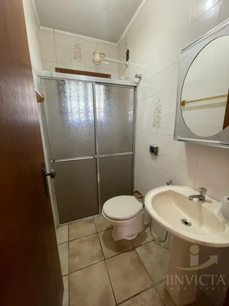 Casa com 5 dormitórios e piscina: 9ª foto da galeria de imagens do imóvel