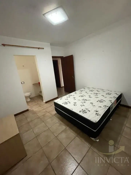 Casa com 5 dormitórios e piscina: 14ª foto da galeria de imagens do imóvel