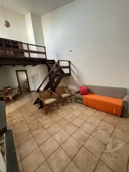 Casa com 5 dormitórios e piscina: 24ª foto da galeria de imagens do imóvel