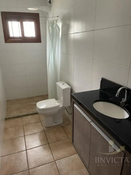 Casa com 5 dormitórios e piscina: 8ª foto da galeria de imagens do imóvel