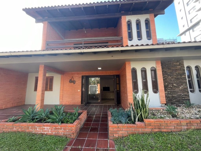 Casa Residencial ou comercial com 6 dormitórios - Zona Nova: 2ª foto da galeria de imagens do imóvel