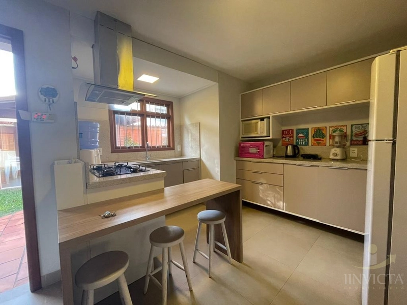 Casa Residencial ou comercial com 6 dormitórios - Zona Nova: 15ª foto da galeria de imagens do imóvel