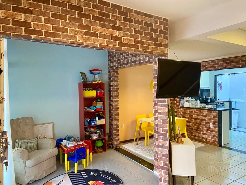 Sobrado com 2 dormitórios na Zona Nova próximo ao mar: 1ª foto da galeria de imagens do imóvel