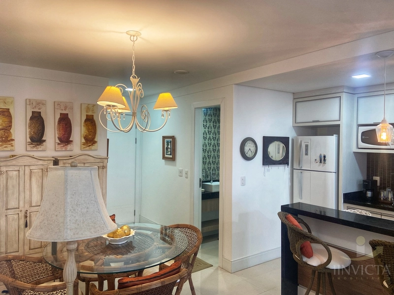 Apartamento 1 suíte decorado a uma quadra do mar no centro: 3ª foto da galeria de imagens do imóvel