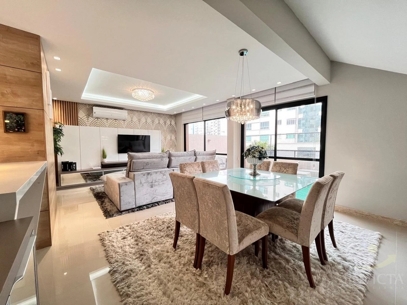 Apartamento, 2 dormitórios de frente para a Praça com terraço.: 13ª foto da galeria de imagens do imóvel