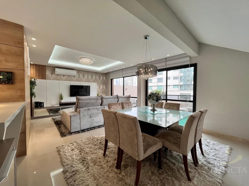 Apartamento, 2 dormitórios de frente para a Praça com terraço.: 12ª foto da galeria de imagens do imóvel