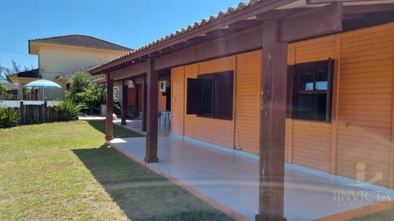 OPORTUNIDADE! 3 quadras do mar! Casa com Piscina, 2lotes,com 720mts²!: 8ª foto da galeria de imagens do imóvel