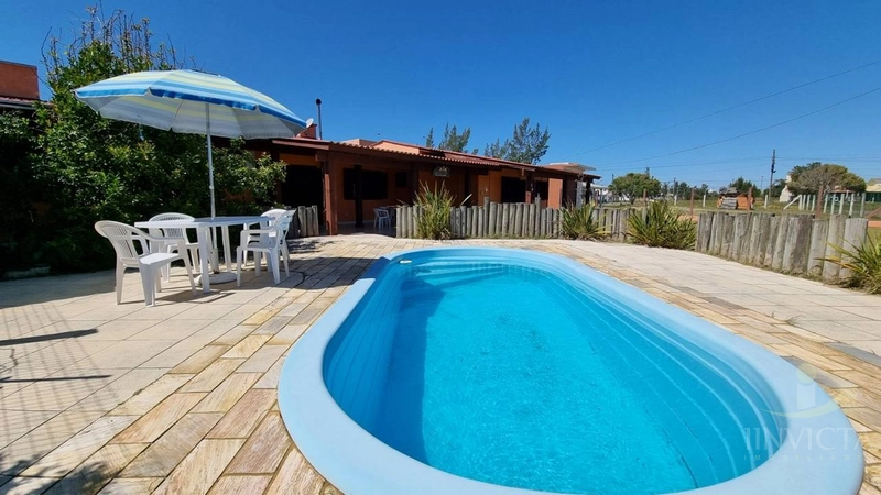 OPORTUNIDADE! 3 quadras do mar! Casa com Piscina, 2lotes,com 720mts²!: 3ª foto da galeria de imagens do imóvel