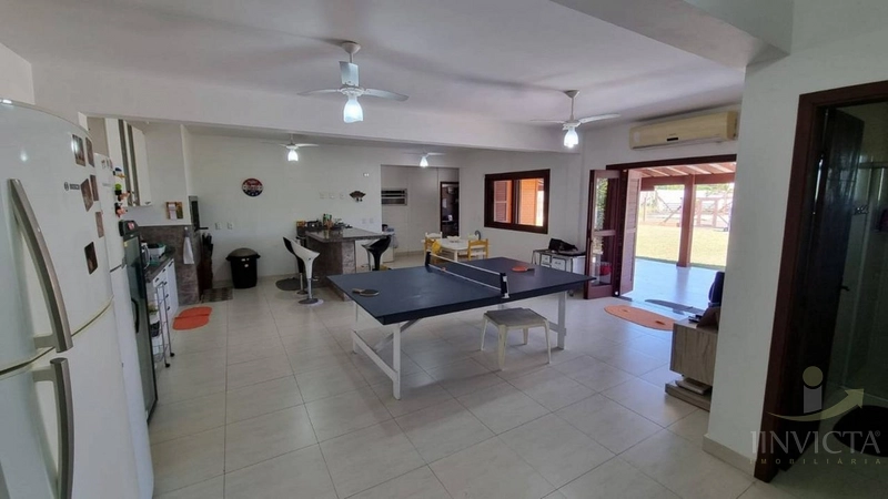 OPORTUNIDADE! 3 quadras do mar! Casa com Piscina, 2lotes,com 720mts²!: 11ª foto da galeria de imagens do imóvel