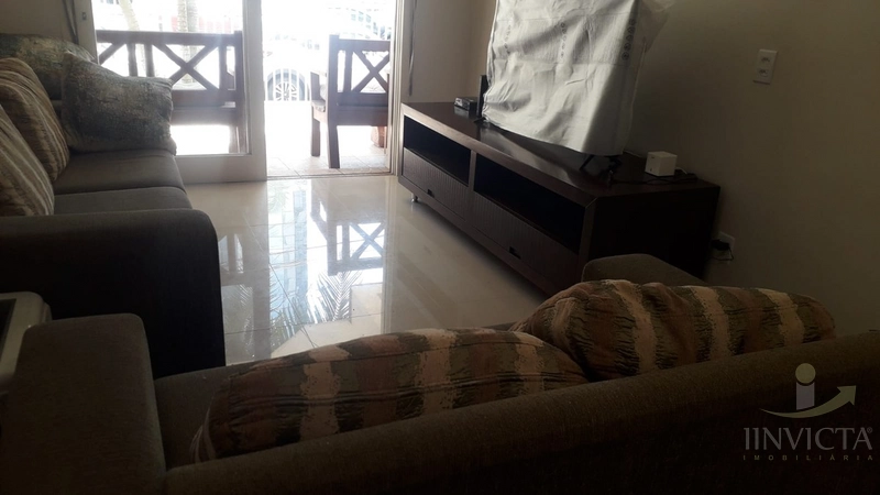 Belo apartamento térreo,3 dormitórios, uma quadra do mar e Praça: 11ª foto da galeria de imagens do imóvel