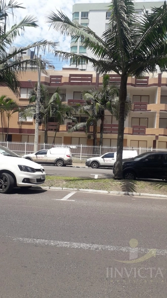 Belo apartamento térreo,3 dormitórios, uma quadra do mar e Praça: 2ª foto da galeria de imagens do imóvel