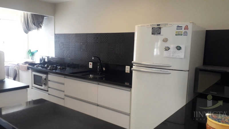 Belo apartamento térreo,3 dormitórios, uma quadra do mar e Praça: 26ª foto da galeria de imagens do imóvel
