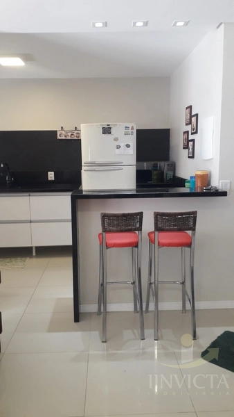 Belo apartamento térreo,3 dormitórios, uma quadra do mar e Praça: 21ª foto da galeria de imagens do imóvel