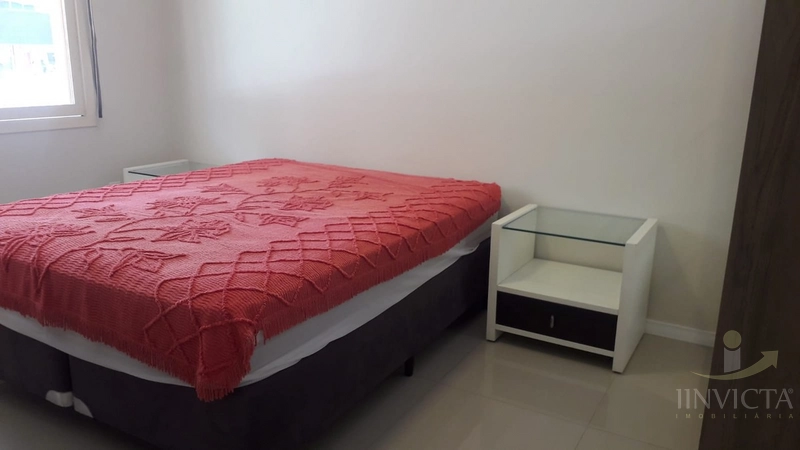Belo apartamento térreo,3 dormitórios, uma quadra do mar e Praça: 6ª foto da galeria de imagens do imóvel
