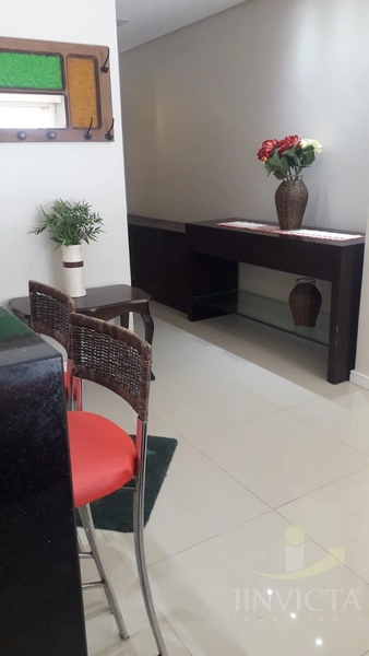 Belo apartamento térreo,3 dormitórios, uma quadra do mar e Praça: 16ª foto da galeria de imagens do imóvel