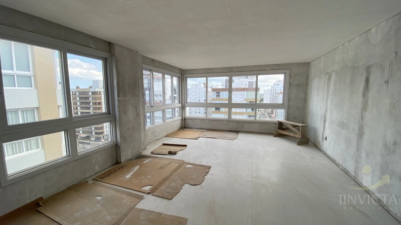 AMPLO 3 DORMITÓRIOS AO LADO DE UMA BELA PRAÇA, A POUCOS METROS DO MAR!: 4ª foto da galeria de imagens do imóvel