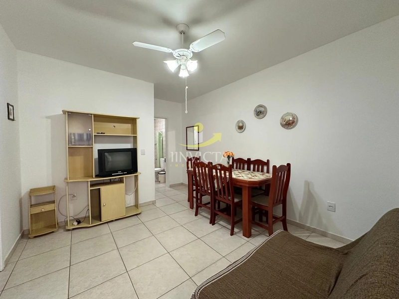 1 quadra do mar! centro! 1 dormitório amplo!