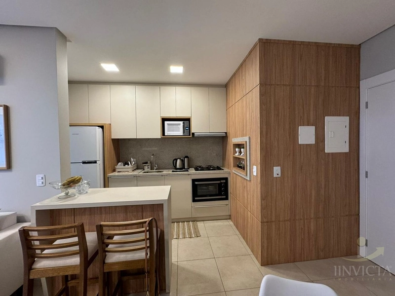 APARTAMENTO 1 DORM TOTALMENTE MOBILIADO E DECORADO A 200 M DO MAR: 11ª foto da galeria de imagens do imóvel