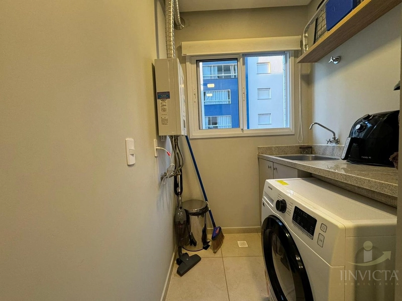 APARTAMENTO 1 DORM TOTALMENTE MOBILIADO E DECORADO A 200 M DO MAR: 7ª foto da galeria de imagens do imóvel