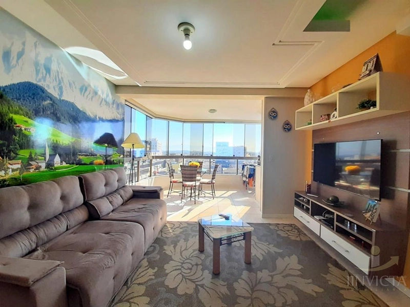 Apartamento de frente com ampla sacada! Centro!: 4ª foto da galeria de imagens do imóvel