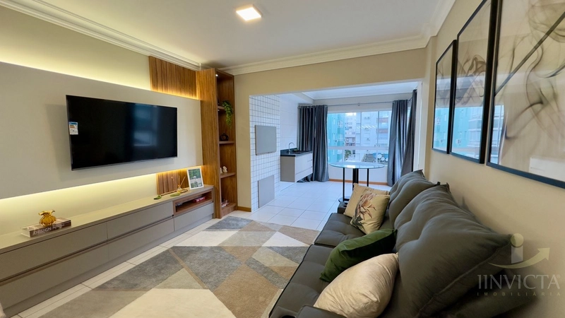 Centro! Mobiliado e decorado! Sacada com churrasqueira!: 2ª foto da galeria de imagens do imóvel