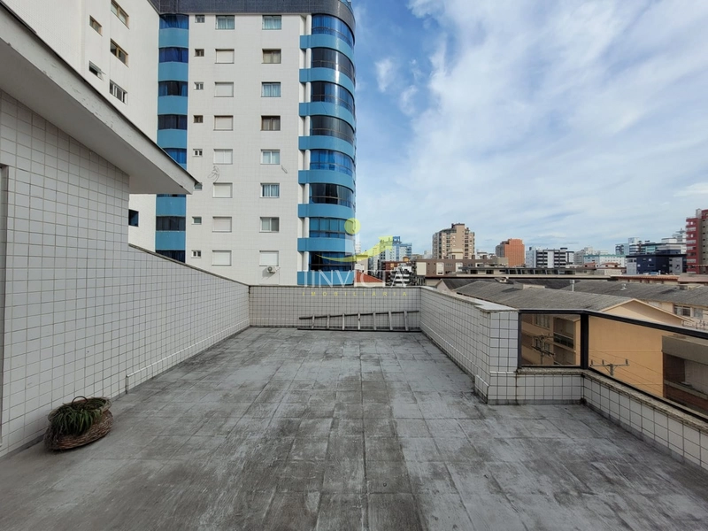 Duplex com Terraço e Garagem Perto do Mar: 18ª foto da galeria de imagens do imóvel
