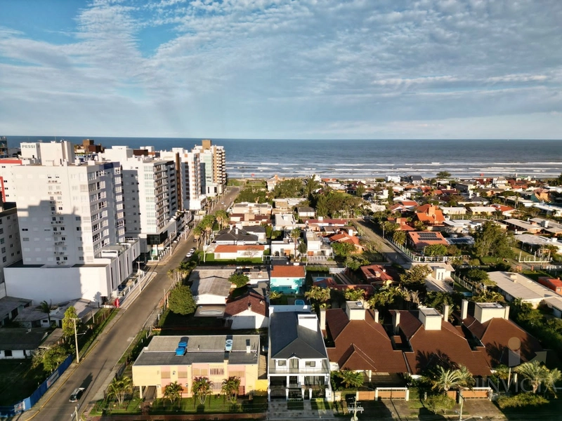 Casa Neoclássica em Xangri-lá/RS: 3ª foto da galeria de imagens do imóvel