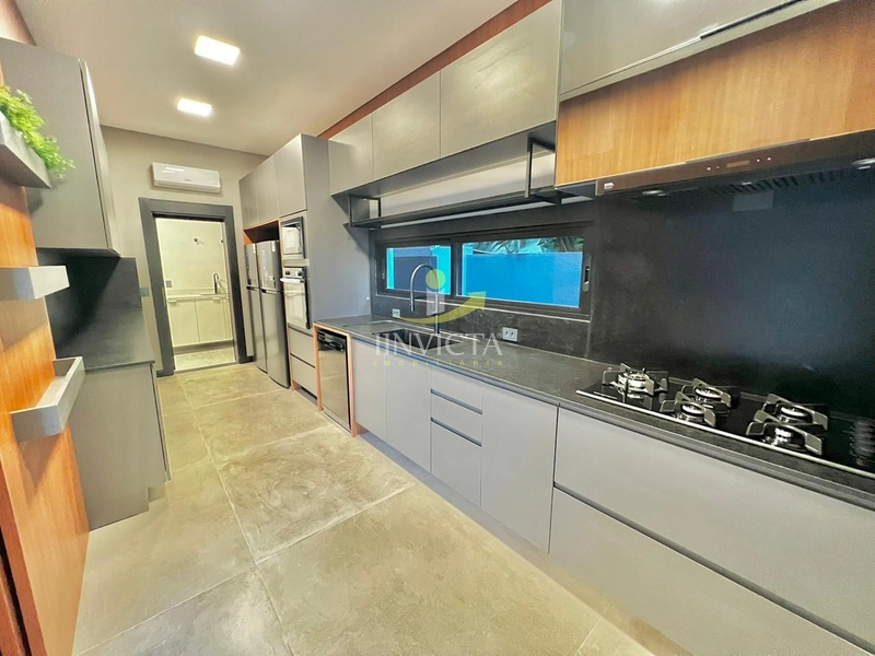 CASA NO CONDOMINIO ENSEADA MOBILIADA E DECORADA -BEIRA LAGO: 10ª foto da galeria de imagens do imóvel