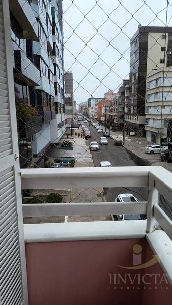 APARTAMENTO NO CENTRO DE FRENTE COM SACADA E VISTA!: 5ª foto da galeria de imagens do imóvel