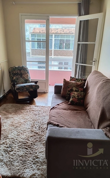 APARTAMENTO NO CENTRO DE FRENTE COM SACADA E VISTA!: 3ª foto da galeria de imagens do imóvel