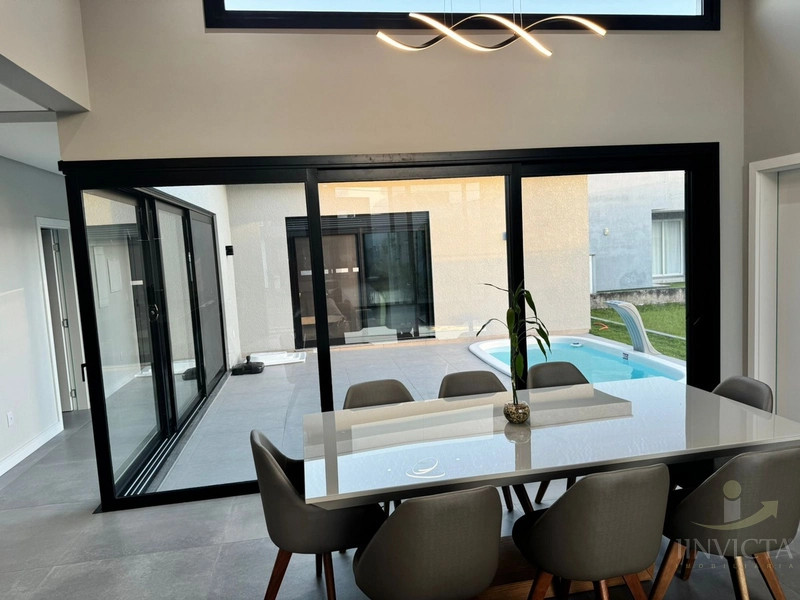 Casa com 3 suítes, mobiliada e decorada em Condomínio fechado: 5ª foto da galeria de imagens do imóvel
