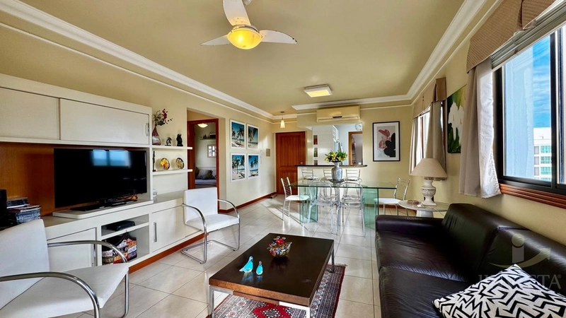 CENTRO! APARTAMENTO MOBILIADO E DECORADO, 2 VAGAS INDIVIDUAIS!: 1ª foto da galeria de imagens do imóvel