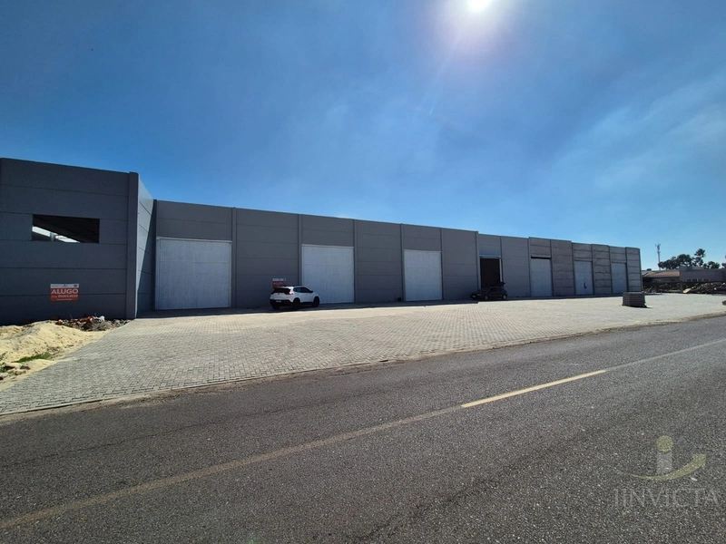 Pavilhões de 300 a 400m² para locação: 2ª foto da galeria de imagens do imóvel