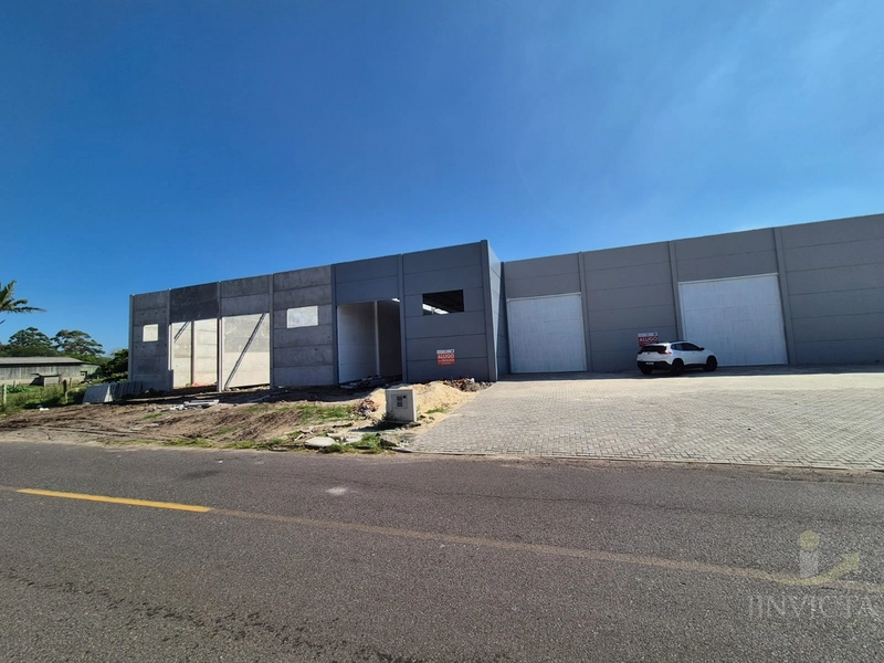 Pavilhões de 300 a 400m² para locação: 3ª foto da galeria de imagens do imóvel