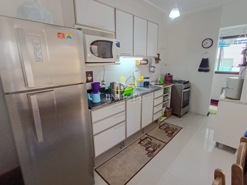 APARTAMENTO DE FRENTE APENAS UMA QUADRA DO MAR EM CAPÃO DA CANOA: 4ª foto da galeria de imagens do imóvel