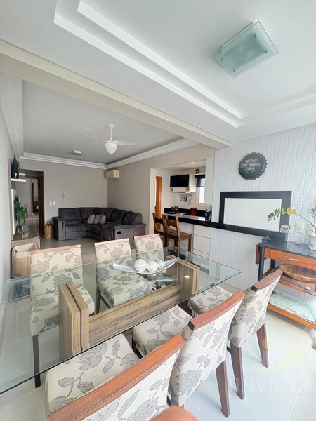 EXCELENTE  2 DORMITÓRIOS, MOBILIADO, NO CENTRO A POUCOS METROS DO MAR!: 2ª foto da galeria de imagens do imóvel