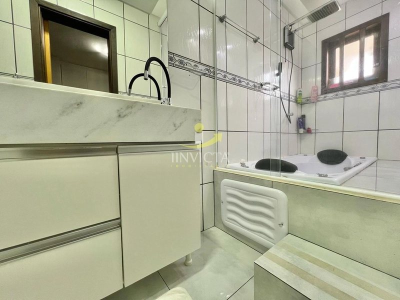 CASA COM TERRENO 300MTS², PISCINA COM AQUECIMENTO SOLAR!: 8ª foto da galeria de imagens do imóvel