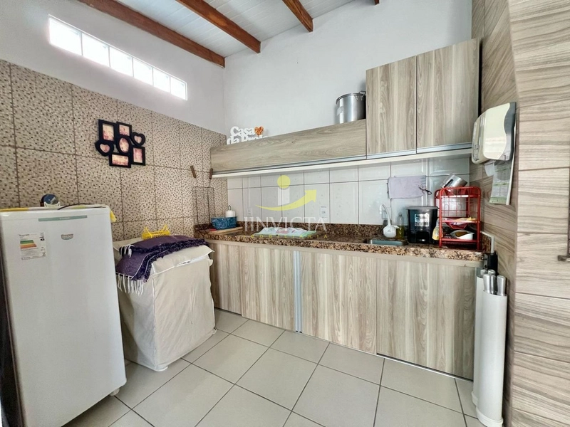 CASA COM TERRENO 300MTS², PISCINA COM AQUECIMENTO SOLAR!: 4ª foto da galeria de imagens do imóvel