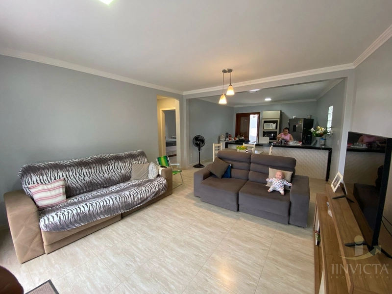 CASA NOVA, TERRENO INTEIRO, POUCOS METROS DO MAR!: 3ª foto da galeria de imagens do imóvel
